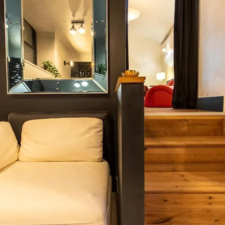Cloe - Hidden Apartment *